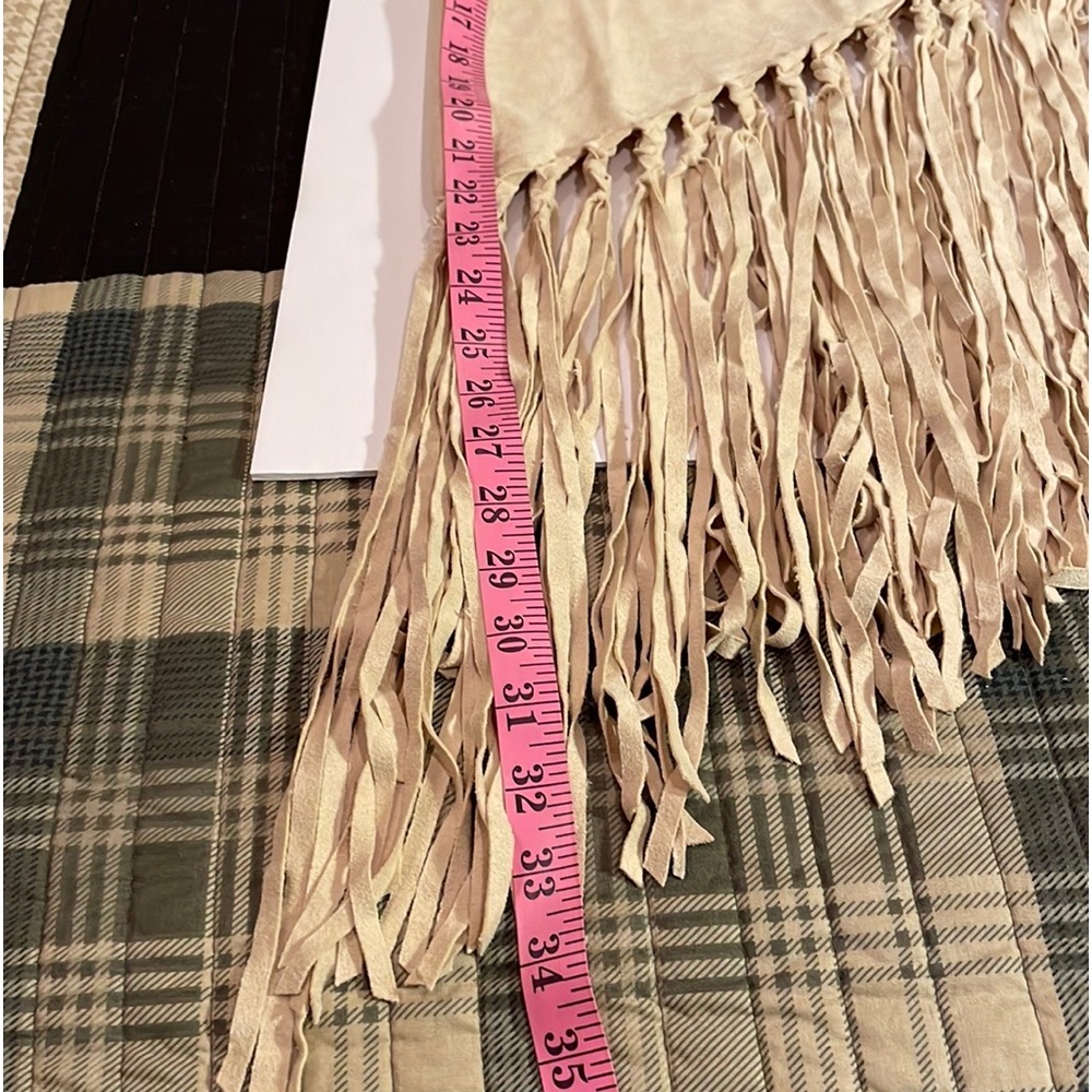 BOHO FRANCESCA’S SHAWL PONCHO WRAP WHITE BEIGE NWT - Picture 12 of 15